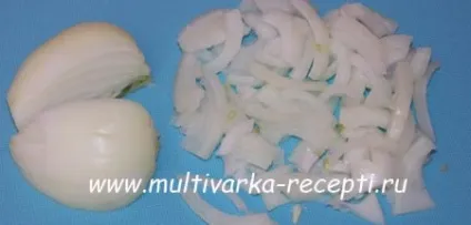 Картопляний салат з ковбасою і огірками