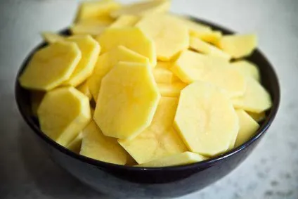 Картопля смажена кружечками - рецепт сучасної домашньої кухні з фото (борщ) Картопля смажена кружечками - рецепт сучасної домашньої кухні з фото