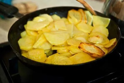 Картопля смажена кружечками - рецепт сучасної домашньої кухні з фото (рибні страви) Картопля смажена кружечками - рецепт сучасної домашньої кухні з фото