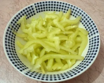 Картопля тушкована з м'ясом, готуємо з задоволенням!