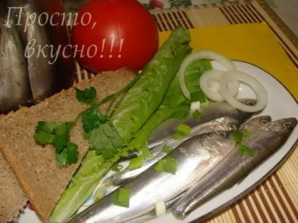 Кілька пряного посолу, просто, смачно! (Рибний стіл) Кілька пряного посолу, просто, смачно!