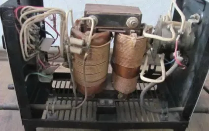 Пристрій і принцип роботи зварювального апарату інверторного і трансформаторно типу (принцип) Пристрій і принцип роботи зварювального апарату інверторного і трансформаторно типу