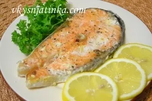 Червона риба в духовці - рецепт з фото