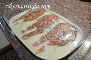 Червона риба в духовці - рецепт з фото