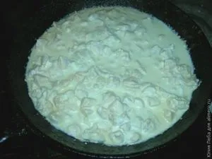 Куряча грудка тушкована в сметані (приготування тушкованого м'яса) Куряча грудка тушкована в сметані
