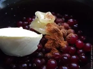 Курка в журавлинному соусі