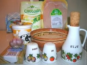 Куряча грудка тушкована в сметані (тушковане м'ясо птиці) Куряча грудка тушкована в сметані