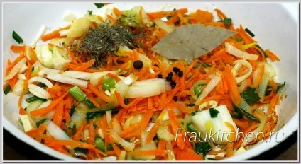 Макарони з куркою і овочами в ароматному соусі (ароматному) Макарони з куркою і овочами в ароматному соусі