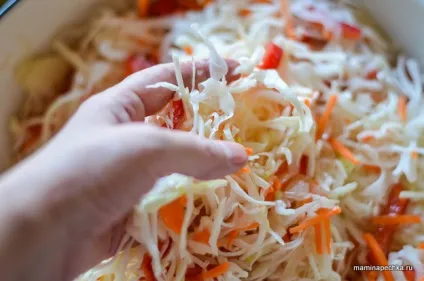 Маринована капуста - готуємо вдома без консервантів (лист запашний перець-горошок) Маринована капуста - готуємо вдома без консервантів