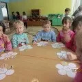 Майстер-клас «ромашка і метелики» (дитячі вироби) Майстер-клас «ромашка і метелики»