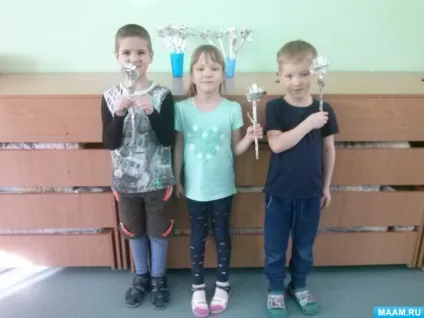 Майстер-клас вироби з фольги «срібні троянди» (троянди) Майстер-клас вироби з фольги «срібні троянди»