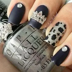 Молодіжний манікюр 2017 року з малюнками сердечками і минни новинки ідеї фото