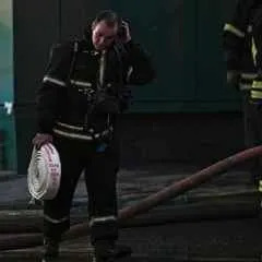 Москва, новини, повзли і дихали по черзі пожежний розповів, як рятували людей з палаючого ТРЦ (шосе) Москва, новини, повзли і дихали по черзі пожежний розповів, як рятували людей з палаючого ТРЦ