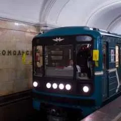 Москва, новини, після збою на Сокольницької лінії метро знову ходять потяги (ділянці) Москва, новини, після збою на Сокольницької лінії метро знову ходять потяги