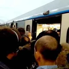 Москва, новини, на станції московського метро - Боровицкая - знайдений безхазяйний предмет (збільшенням) Москва, новини, на станції московського метро - Боровицкая - знайдений безхазяйний предмет