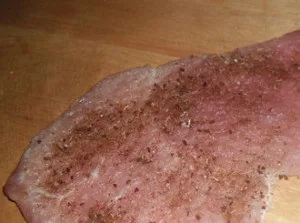 М'ясні рулетики з начинкою рецепти відмінних закусок з фото (рецепти) М'ясні рулетики з начинкою рецепти відмінних закусок з фото