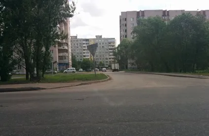 Виїзд з прилеглої території, перехрещення проїзних частин чи ні (неоднозначності пдд), (прилеглої) Виїзд з прилеглої території, перехрещення проїзних частин чи ні (неоднозначності пдд),