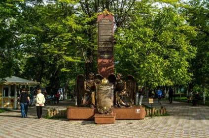 Новоросійськ - набережна, пам'ятки (набережна) Новоросійськ - набережна, пам'ятки