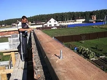 Односхилий дах своїми руками, як зробити монтаж покроково, відео (руками) Односхилий дах своїми руками, як зробити монтаж покроково, відео