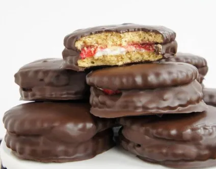 Печиво wagon wheels - старий бренд з новим смаком (wagon) Печиво wagon wheels - старий бренд з новим смаком