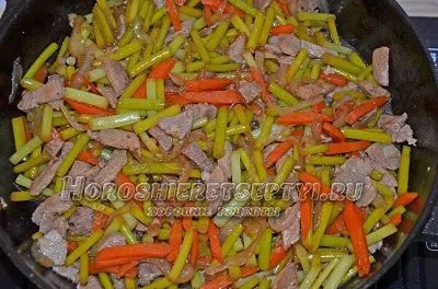 Пагони часнику з м'ясом (молоді пагони часнику) Пагони часнику з м'ясом