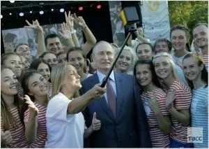Чому Путін не з'явився на святкуваннях захоплення криму економіка від пророка (з'явився) Чому Путін не з'явився на святкуваннях захоплення криму економіка від пророка