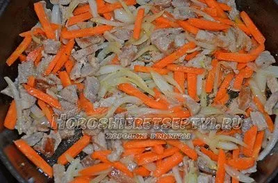 Пагони часнику з м'ясом (часнику) Пагони часнику з м'ясом
