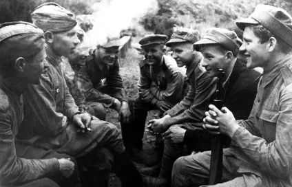 Чому перемогу над фашизмом відзначають 8 і 9 травня - суспільство () Чому перемогу над фашизмом відзначають 8 і 9 травня - суспільство