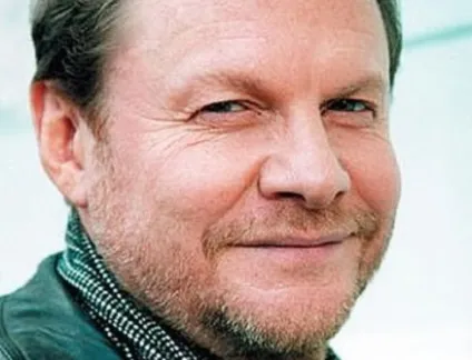 Віталій соломин в кадрі і за кадром чому чарівного доктора Ватсона називали кам'яним квіткою (Віталій Соломін Фото) Віталій соломин в кадрі і за кадром чому чарівного доктора Ватсона називали кам'яним квіткою