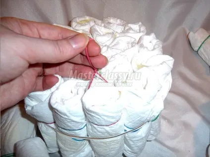 Подарунок новонародженому - «равлик з памперсів» (носок) Подарунок новонародженому - «равлик з памперсів»