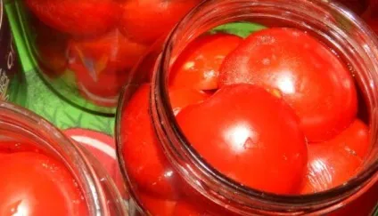 Помідори з цибулею на зиму (цілі, часточками, салат) рецепти (салат) Помідори з цибулею на зиму (цілі, часточками, салат) рецепти