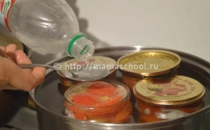 Помідори дольками з цибулею і маслом на зиму (цибулею) Помідори дольками з цибулею і маслом на зиму