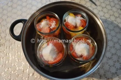 Помідори дольками з цибулею і маслом на зиму (цибулею) Помідори дольками з цибулею і маслом на зиму