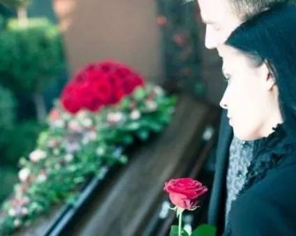 Прикмети на похоронах чого не можна робити як вести себе на похоронах народні прикмети (чого) Прикмети на похоронах чого не можна робити як вести себе на похоронах народні прикмети