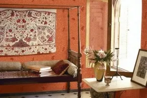 Ремонт кімнати з балконом, як облаштувати кімнату з лоджією (Обшивка залу вагонкою) Ремонт кімнати з балконом, як облаштувати кімнату з лоджією