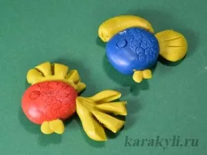 Рибки - ліплення з пластиліну, каракулі (рибки з пластиліну) Рибки - ліплення з пластиліну, каракулі