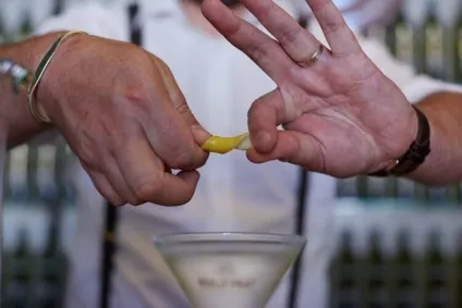 Рецепт коктейлю мартіні (dry martini) (коктейлю) Рецепт коктейлю мартіні (dry martini)