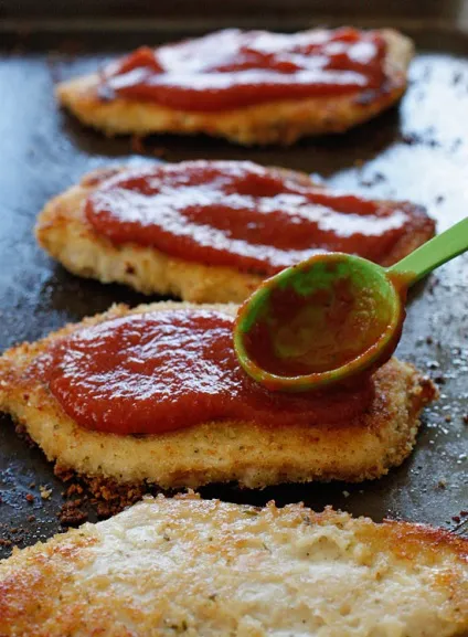 Рецепт італійський курча пармезан від Гордон Рамзі (chicken parmigiana) в домашніх умовах (моцарелою) Рецепт італійський курча пармезан від Гордон Рамзі (chicken parmigiana) в домашніх умовах