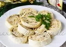 Рулет з лаваша з куркою і корейської морквою (лаваш) Рулет з лаваша з куркою і корейської морквою