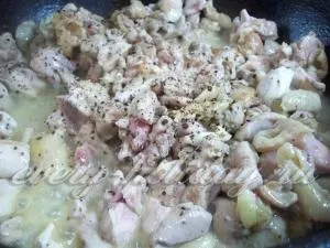Рулет з лаваша з куркою і корейської морквою (курка) Рулет з лаваша з куркою і корейської морквою