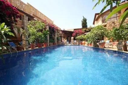Roman hotel 3 (пафос