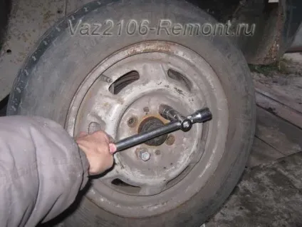 Керівництво по заміні передніх гальмівних колодок, ремонт ваз 2106 (колодок) Керівництво по заміні передніх гальмівних колодок, ремонт ВАЗ 2106