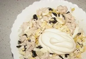 Салат з ананасом і курячими грудками рецепт з фото крок за кроком (курячої) Салат з ананасом і курячими грудками рецепт з фото крок за кроком