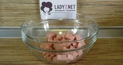 Салат зимовий - покроковий рецепт з фото (ріжемо квадратиками викладаємо салатницю) Салат зимовий - покроковий рецепт з фото