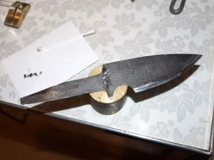 Саморобний ніж з пили по металу (болванку відрізок Больстер) Саморобний ніж з пили по металу