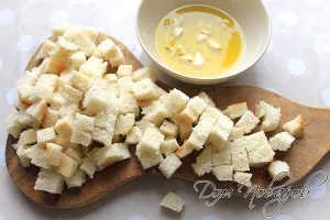 Секрети і тонкощі приготування салату цезар з куркою будинку (приготування) Секрети і тонкощі приготування салату цезар з куркою будинку