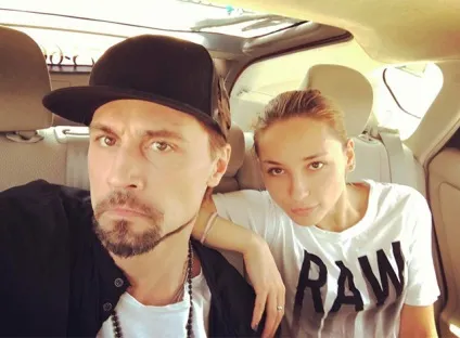 Сестри алексея воробьева, дмитрика білана і Влада Топалова як вони стали співати услід за братами, hello (дмитрика) Сестри алексея воробьева, дмитрика білана і Влада Топалова як вони стали співати услід за братами, hello