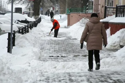 Снігова зачистка хто і як чистить дороги, вулиці та двори (дороги) Снігова зачистка хто і як чистить дороги, вулиці та двори