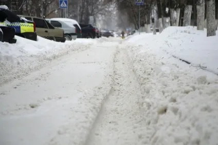 Снігова зачистка хто і як чистить дороги, вулиці та двори (константин Полежаєв) Снігова зачистка хто і як чистить дороги, вулиці та двори