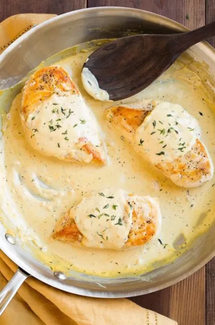 Сметанний соус для курки рецепт приготування, інгредієнти (сметанний) Сметанний соус для курки рецепт приготування, інгредієнти